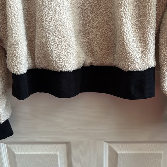 Fabletics jacket - Picture 4 of 12